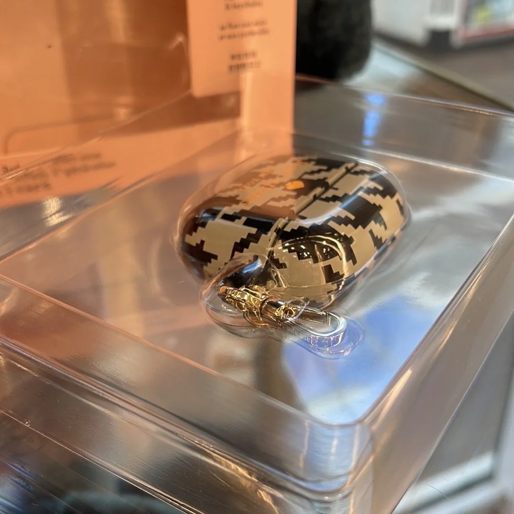 Kate  Spade AirPods Pro Gen 3 Case Boxed K8148 - Picture 7 of 16